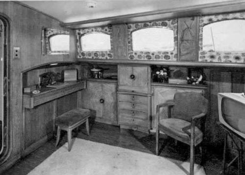 Saloon, starboard