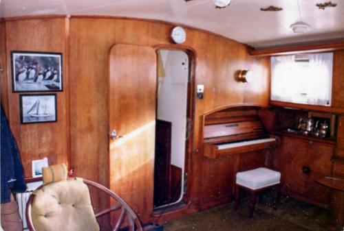 Saloon forward bulkhead