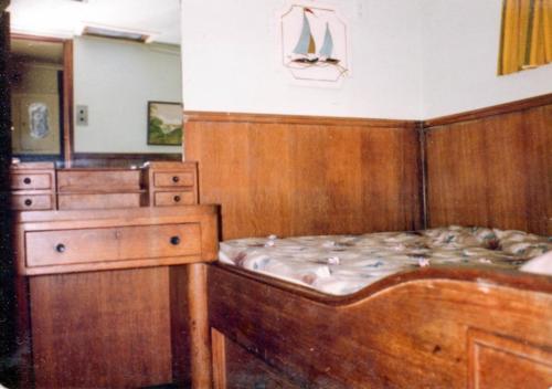 Desk in double stateroom